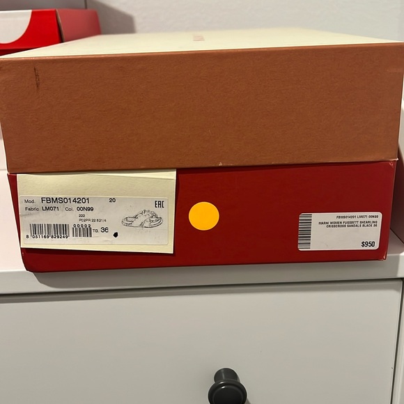 Marni Shearling Criss cross slides. lightly worn - Picture 2 of 4